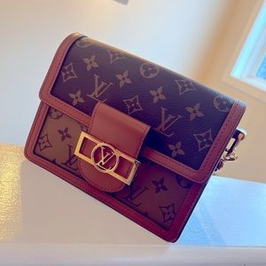 Louis V. original from France. Brnd new - adj  strap-short&long use) w/receipt